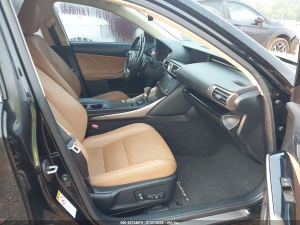 2016 LEXUS IS 200T