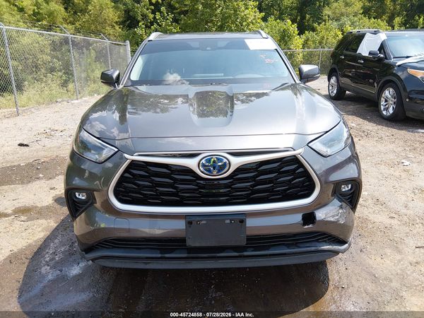 2022 TOYOTA HIGHLANDER HYBRID XLE