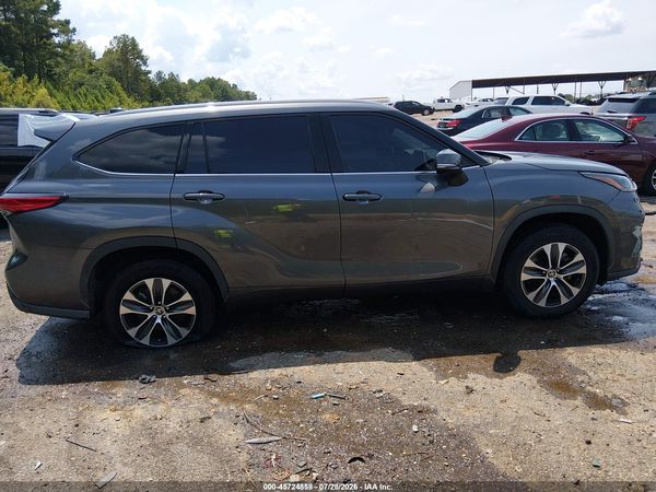 2022 TOYOTA HIGHLANDER HYBRID XLE
