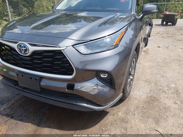 2022 TOYOTA HIGHLANDER HYBRID XLE