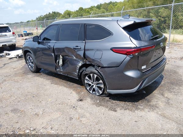 2022 TOYOTA HIGHLANDER HYBRID XLE