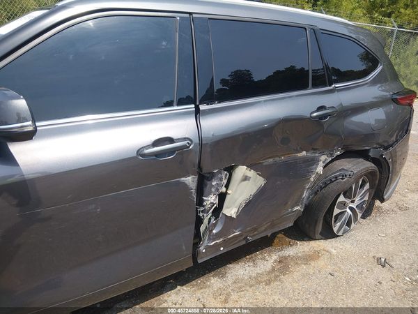 2022 TOYOTA HIGHLANDER HYBRID XLE