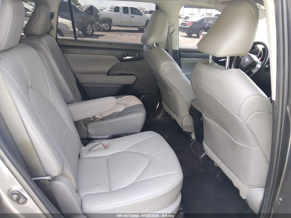 2022 TOYOTA HIGHLANDER HYBRID XLE