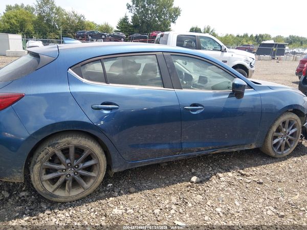 2018 MAZDA MAZDA3 TOURING