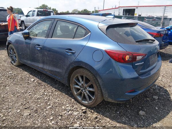 2018 MAZDA MAZDA3 TOURING