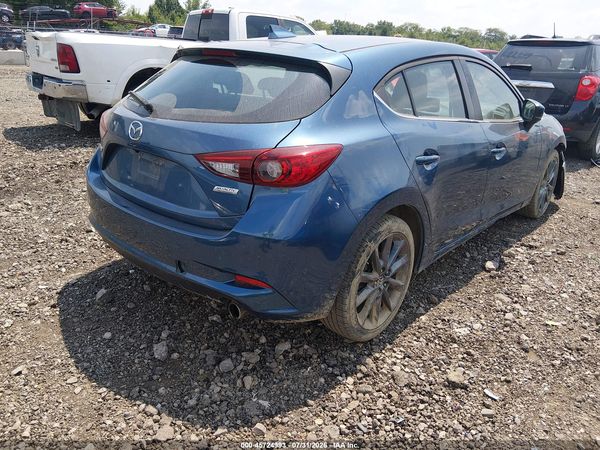 2018 MAZDA MAZDA3 TOURING