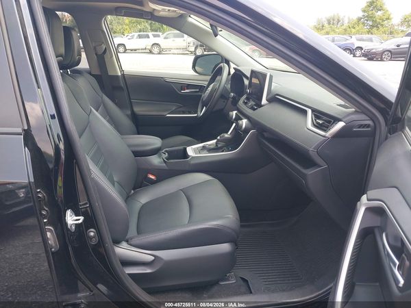 2025 TOYOTA RAV4 HYBRID XLE PREMIUM