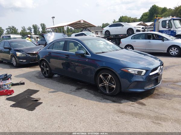 2022 MERCEDES-BENZ A 220 A220