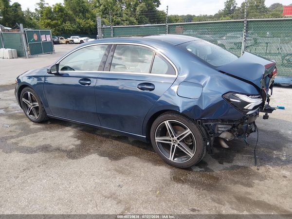 2022 MERCEDES-BENZ A 220 A220