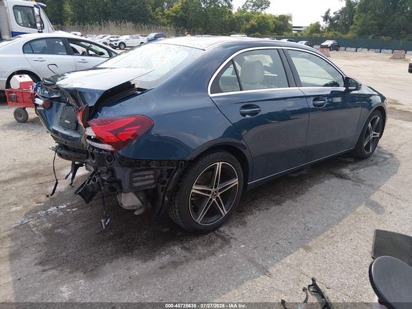 2022 MERCEDES-BENZ A 220 A220
