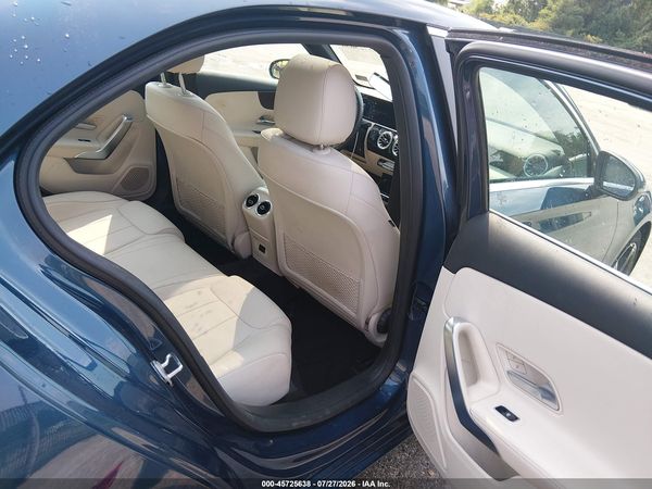 2022 MERCEDES-BENZ A 220 A220