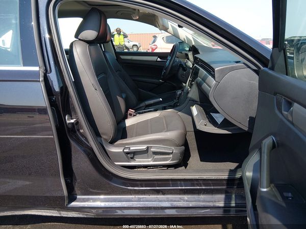 2021 VOLKSWAGEN PASSAT 2.0T SE — I5