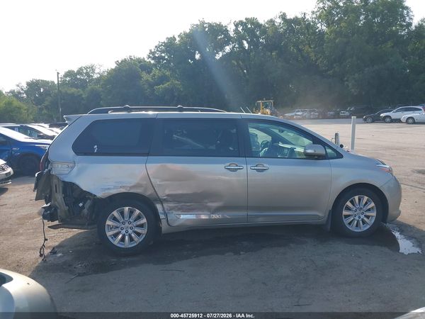 2015 TOYOTA SIENNA