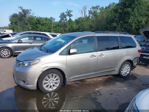 2015 TOYOTA SIENNA