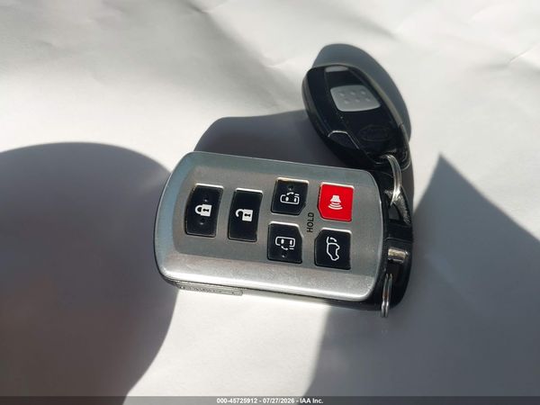 2015 TOYOTA SIENNA