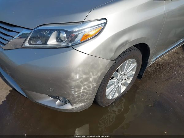 2015 TOYOTA SIENNA
