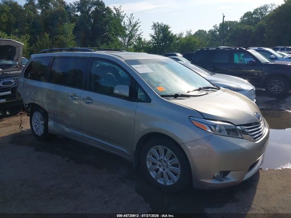 2015 TOYOTA SIENNA