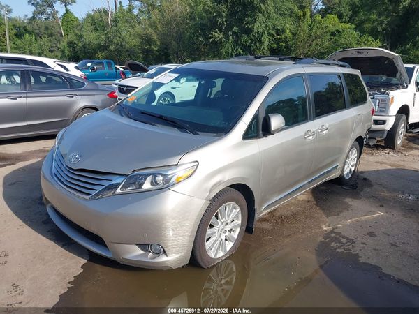 2015 TOYOTA SIENNA