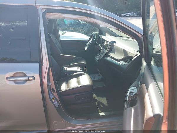 2015 TOYOTA SIENNA