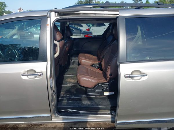 2015 TOYOTA SIENNA