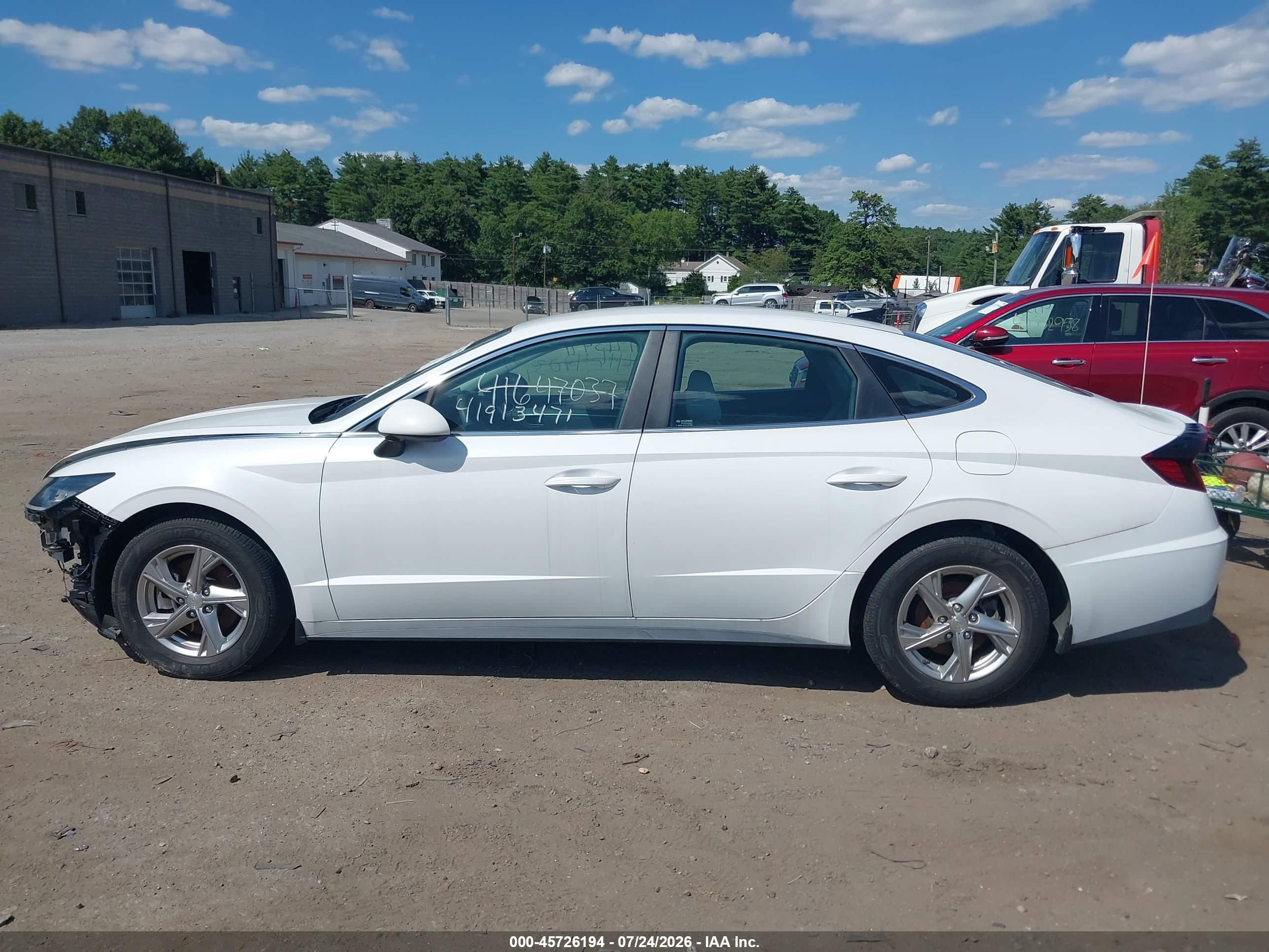 2022 HYUNDAI SONATA SE