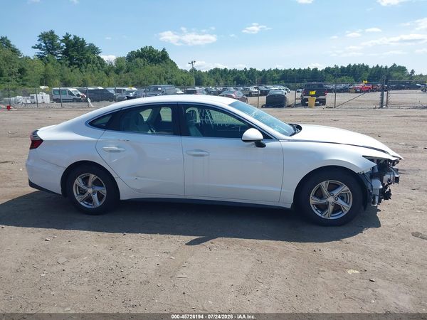 2022 HYUNDAI SONATA SE