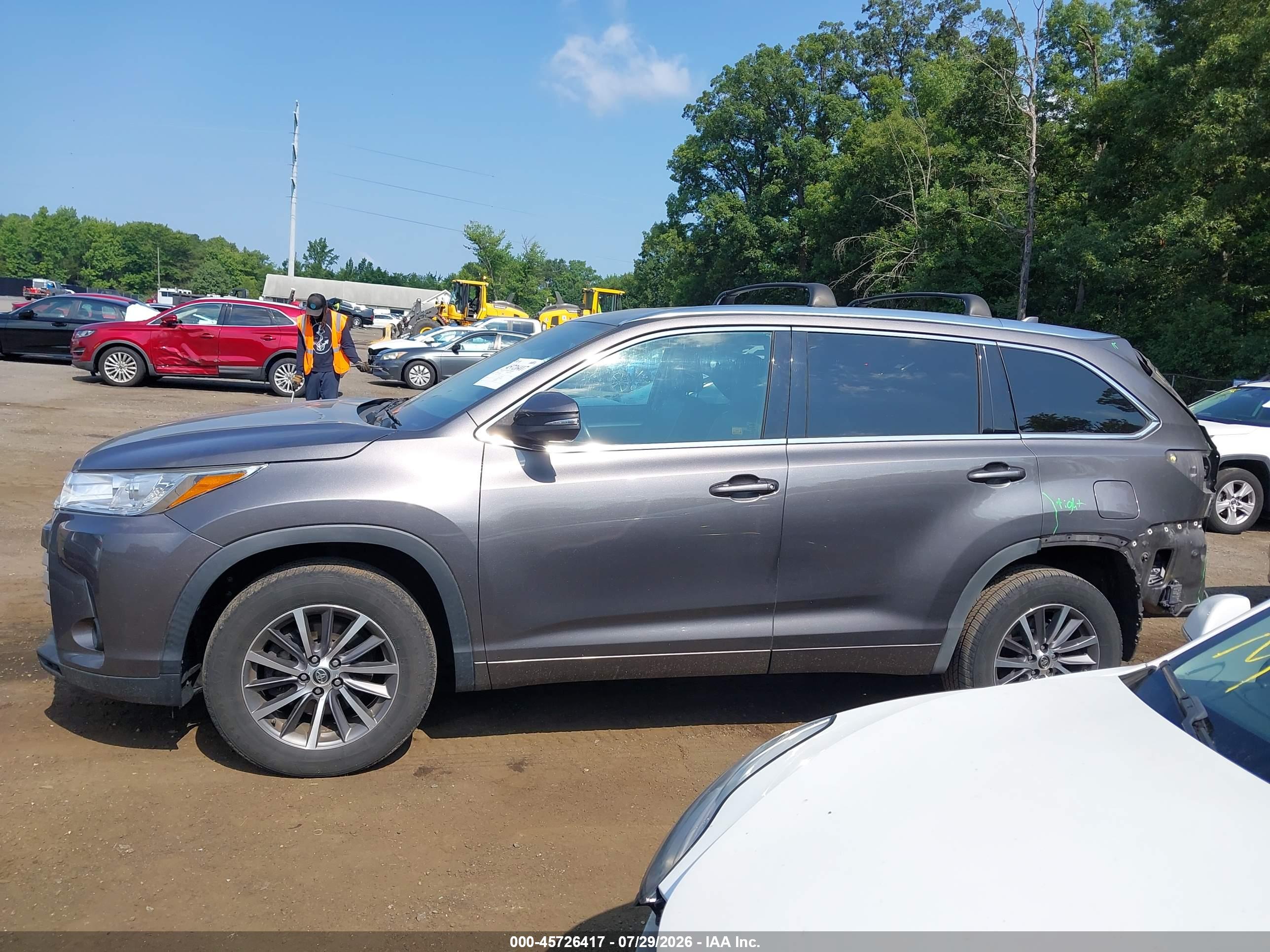 2017 TOYOTA HIGHLANDER XLE
