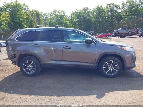 2017 TOYOTA HIGHLANDER XLE