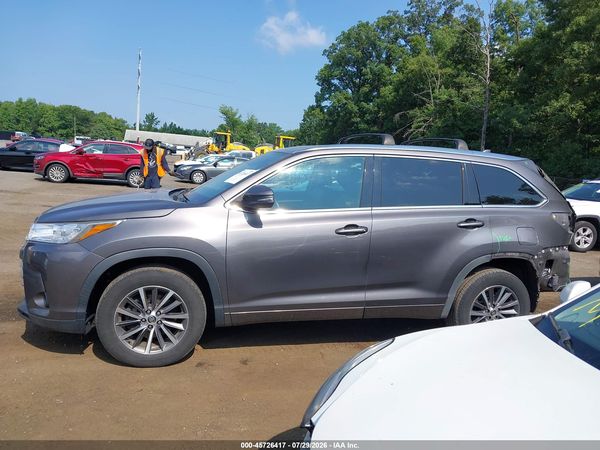 2017 TOYOTA HIGHLANDER XLE