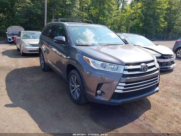 2017 TOYOTA HIGHLANDER XLE