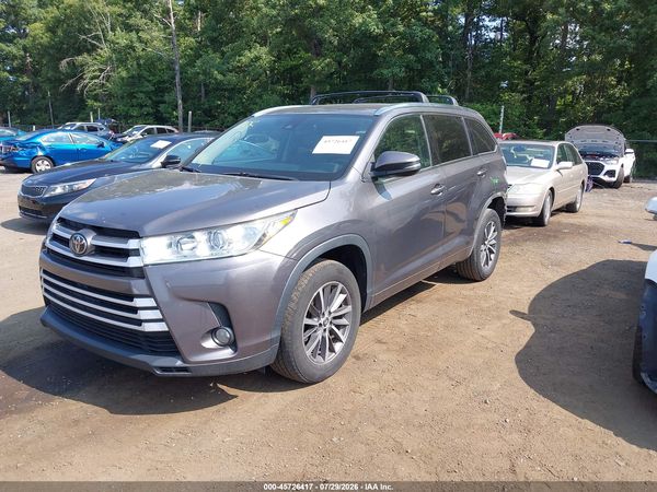 2017 TOYOTA HIGHLANDER XLE