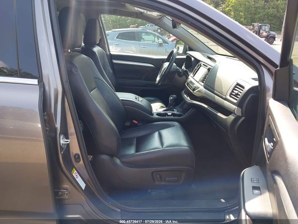 2017 TOYOTA HIGHLANDER XLE