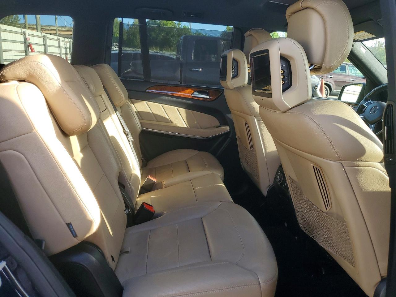 2015 MERCEDES-BENZ GL GL550 4MATIC