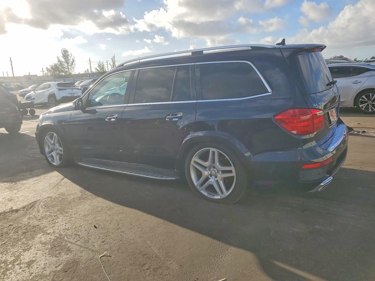 2015 MERCEDES-BENZ GL GL550 4MATIC