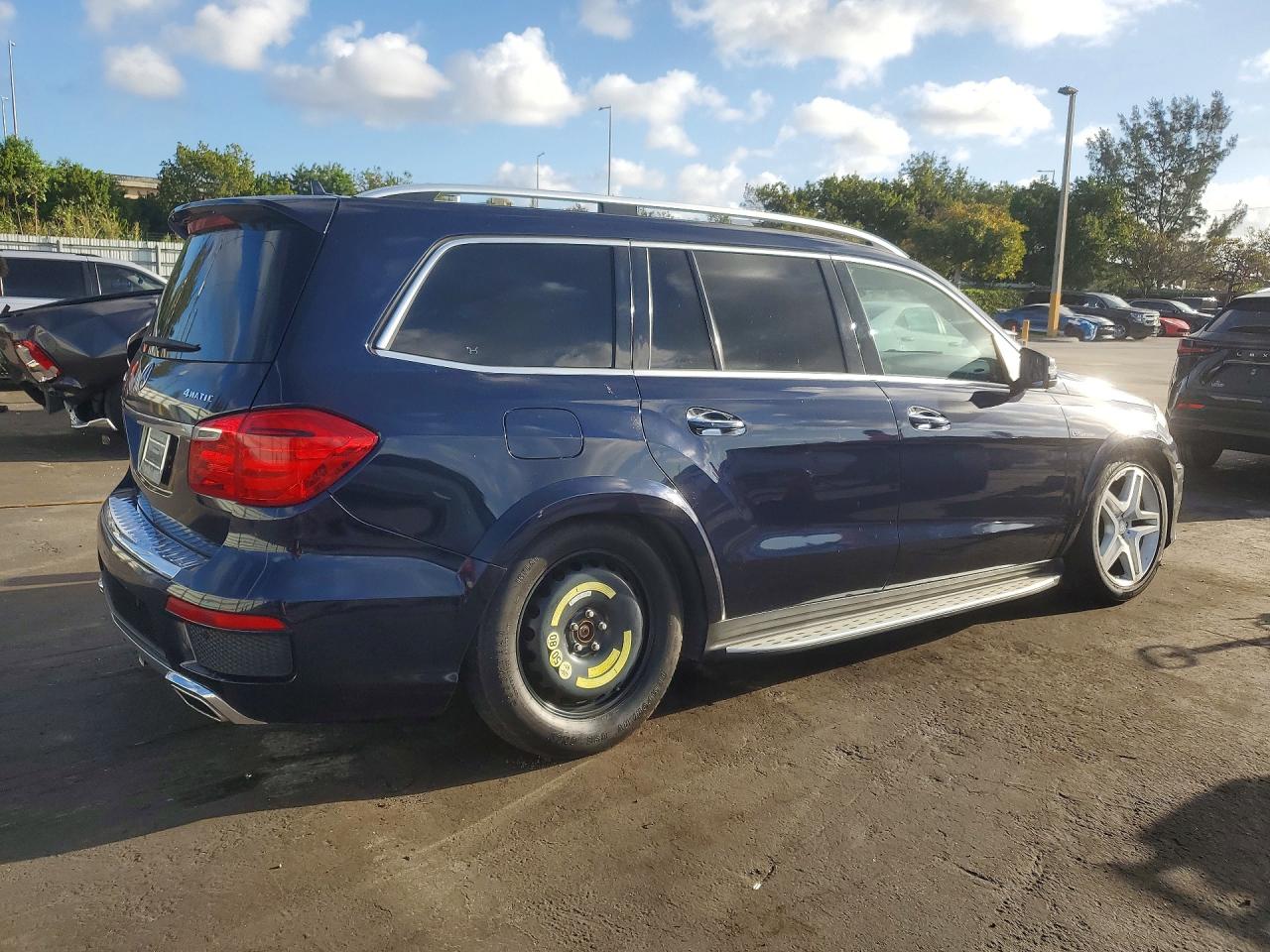 2015 MERCEDES-BENZ GL GL550 4MATIC