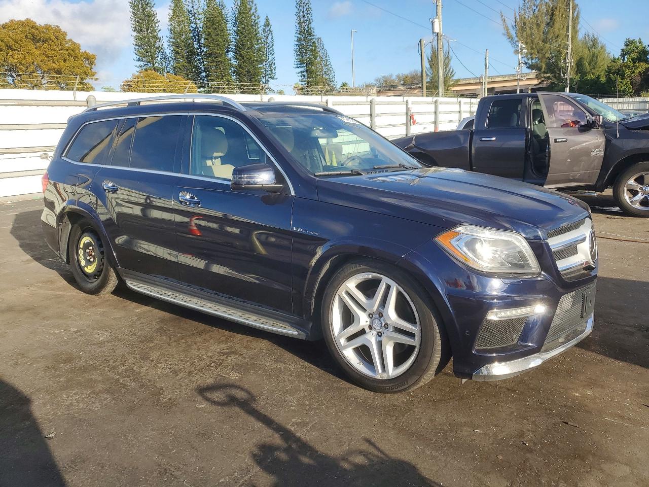 2015 MERCEDES-BENZ GL GL550 4MATIC