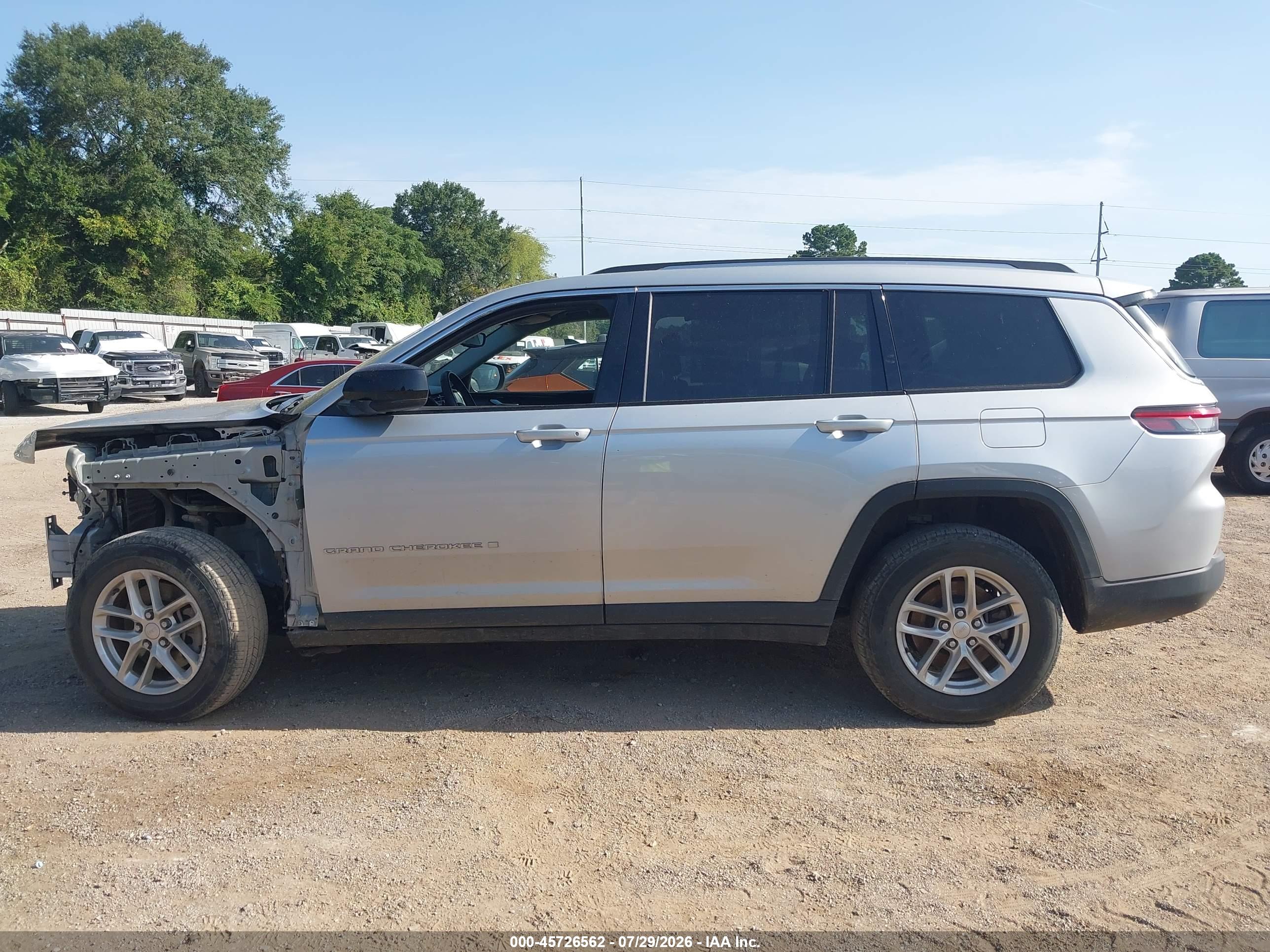 2023 JEEP GRAND CHEROKEE L LAREDO 4X2