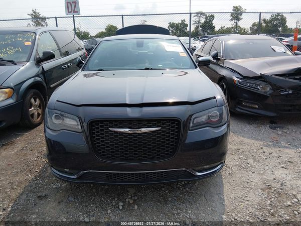 2016 CHRYSLER 300 300S — I115