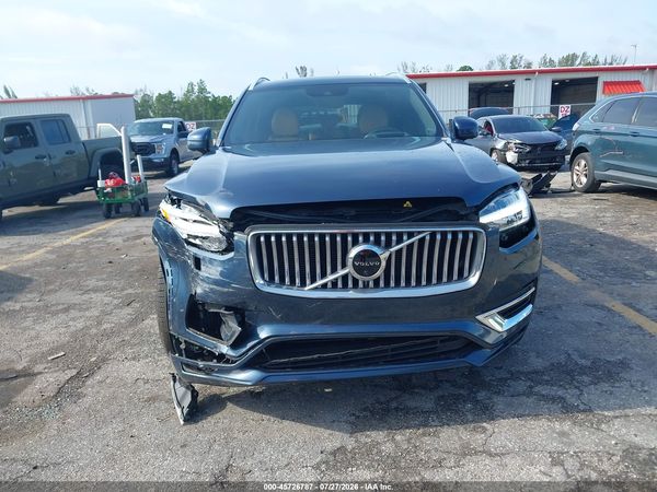 2020 VOLVO XC90