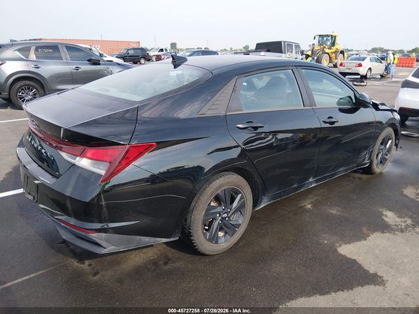 2022 HYUNDAI ELANTRA SEL