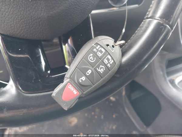 2016 DODGE GRAND CARAVAN SXT — I11