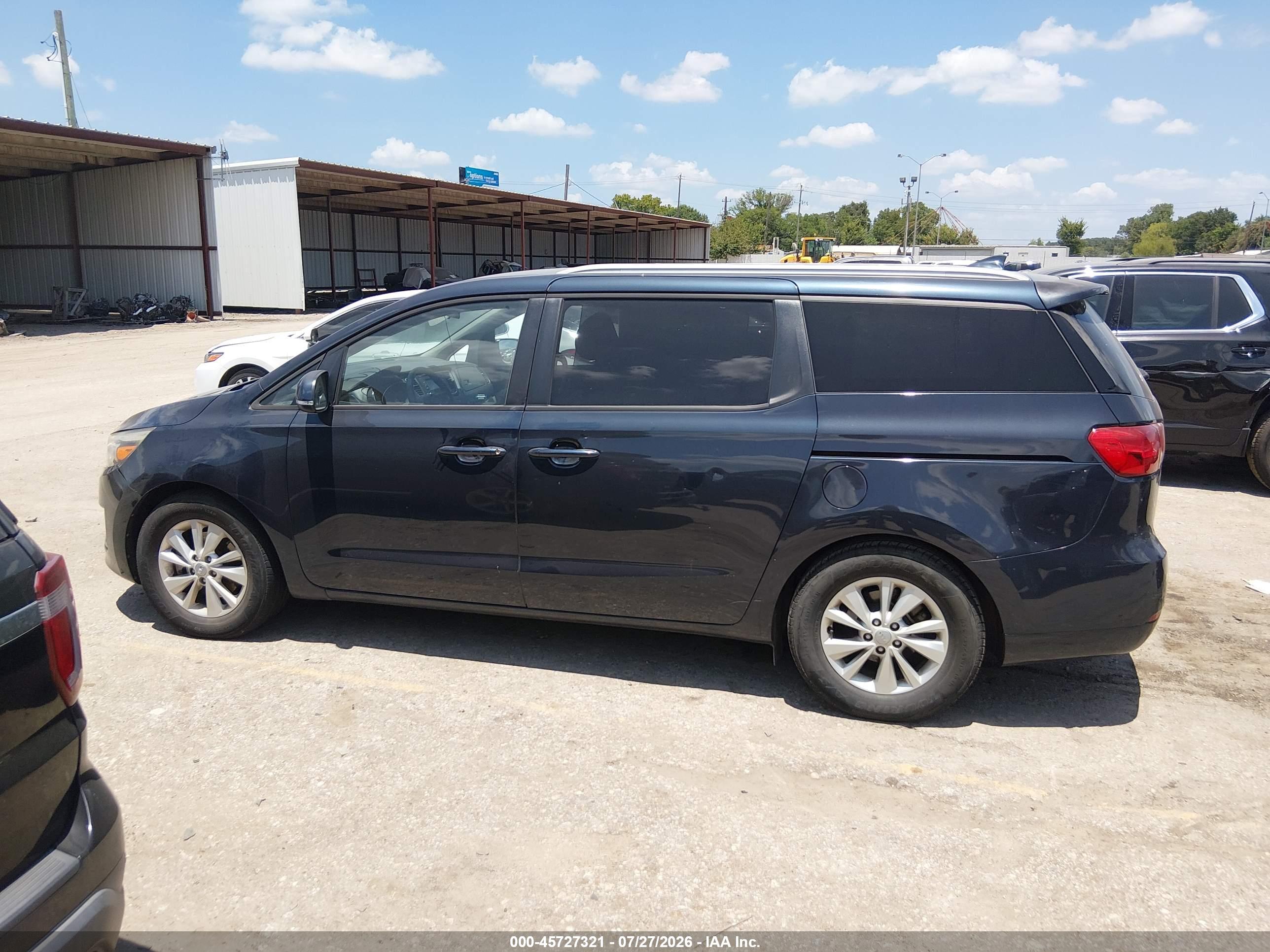 2016 KIA SEDONA LX