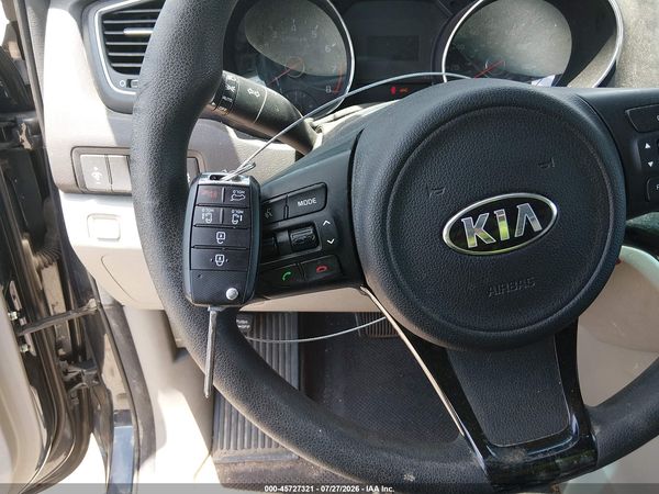 2016 KIA SEDONA LX