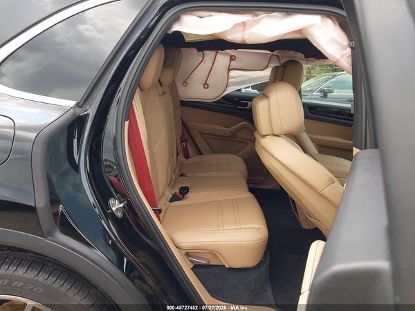 2019 PORSCHE CAYENNE