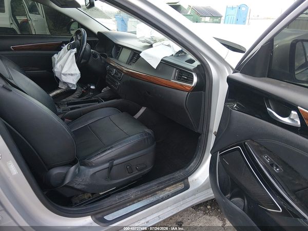2018 KIA CADENZA PREMIUM