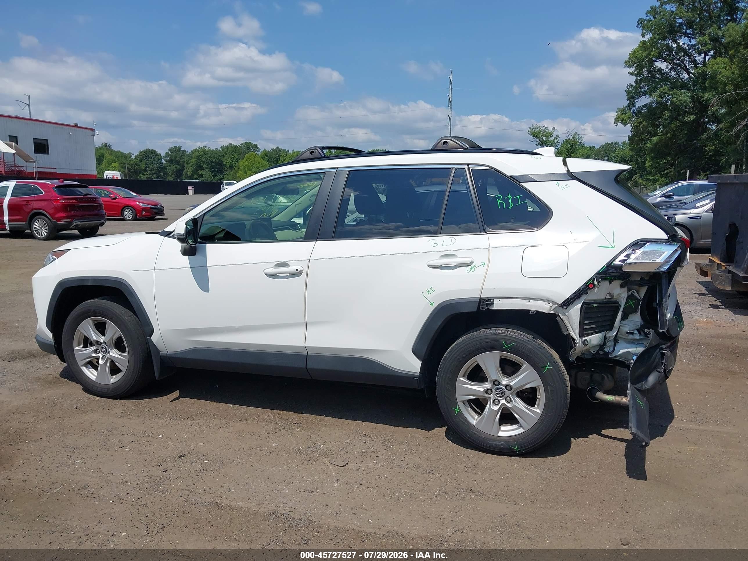 2019 TOYOTA RAV4 XLE