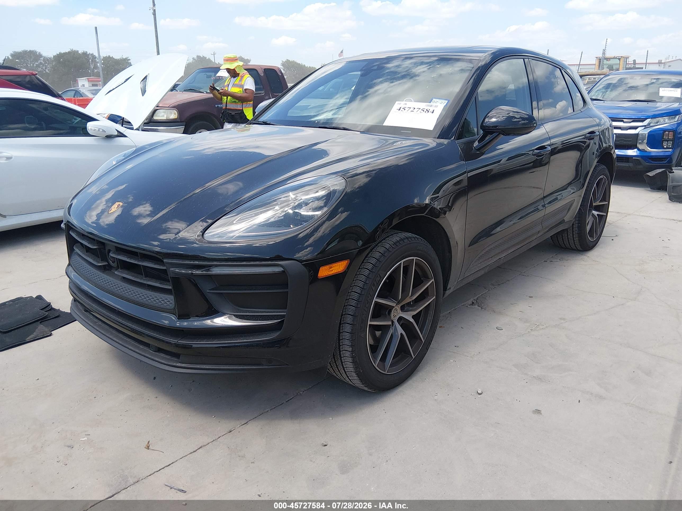 2025 PORSCHE MACAN T