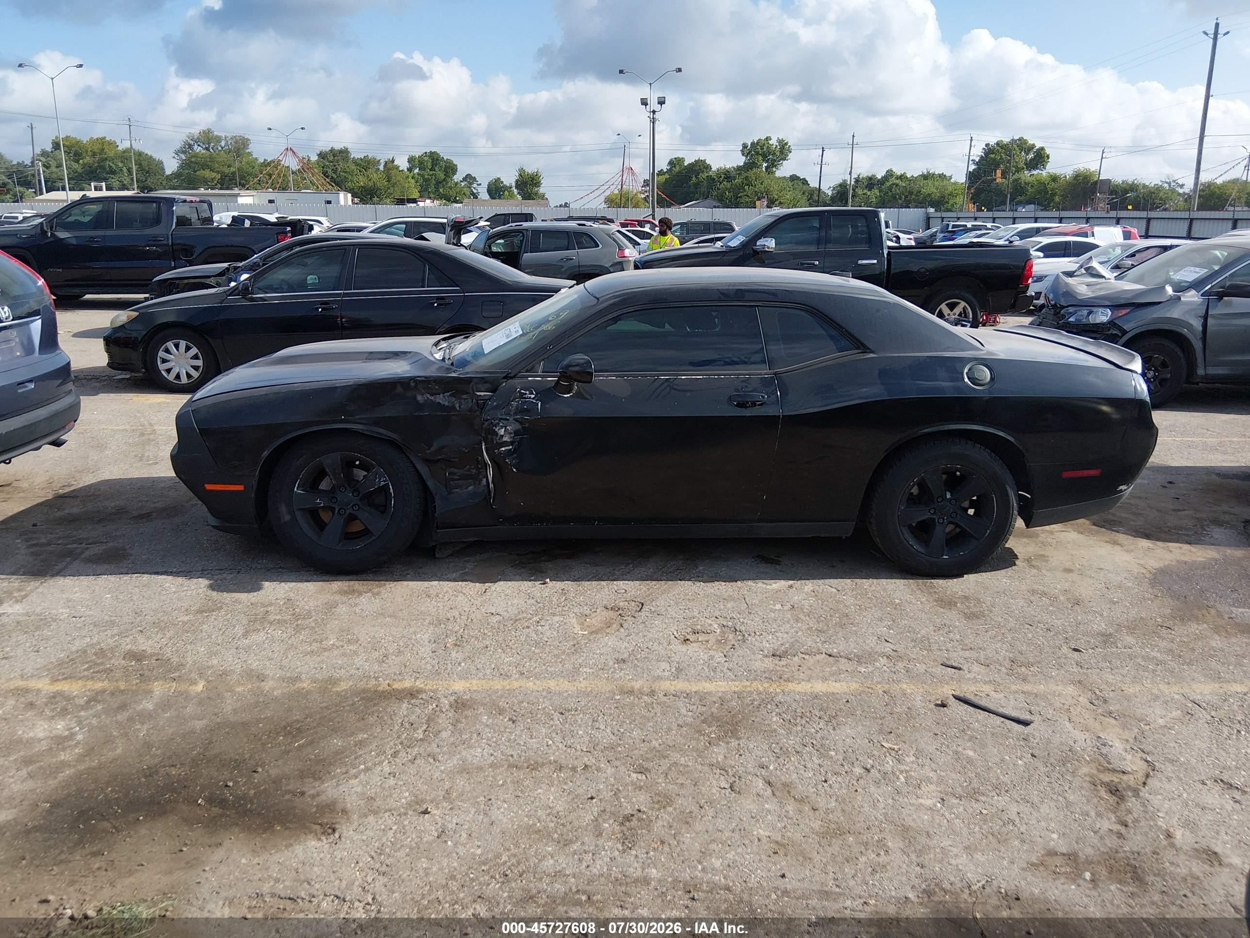2016 DODGE CHALLENGER SXT