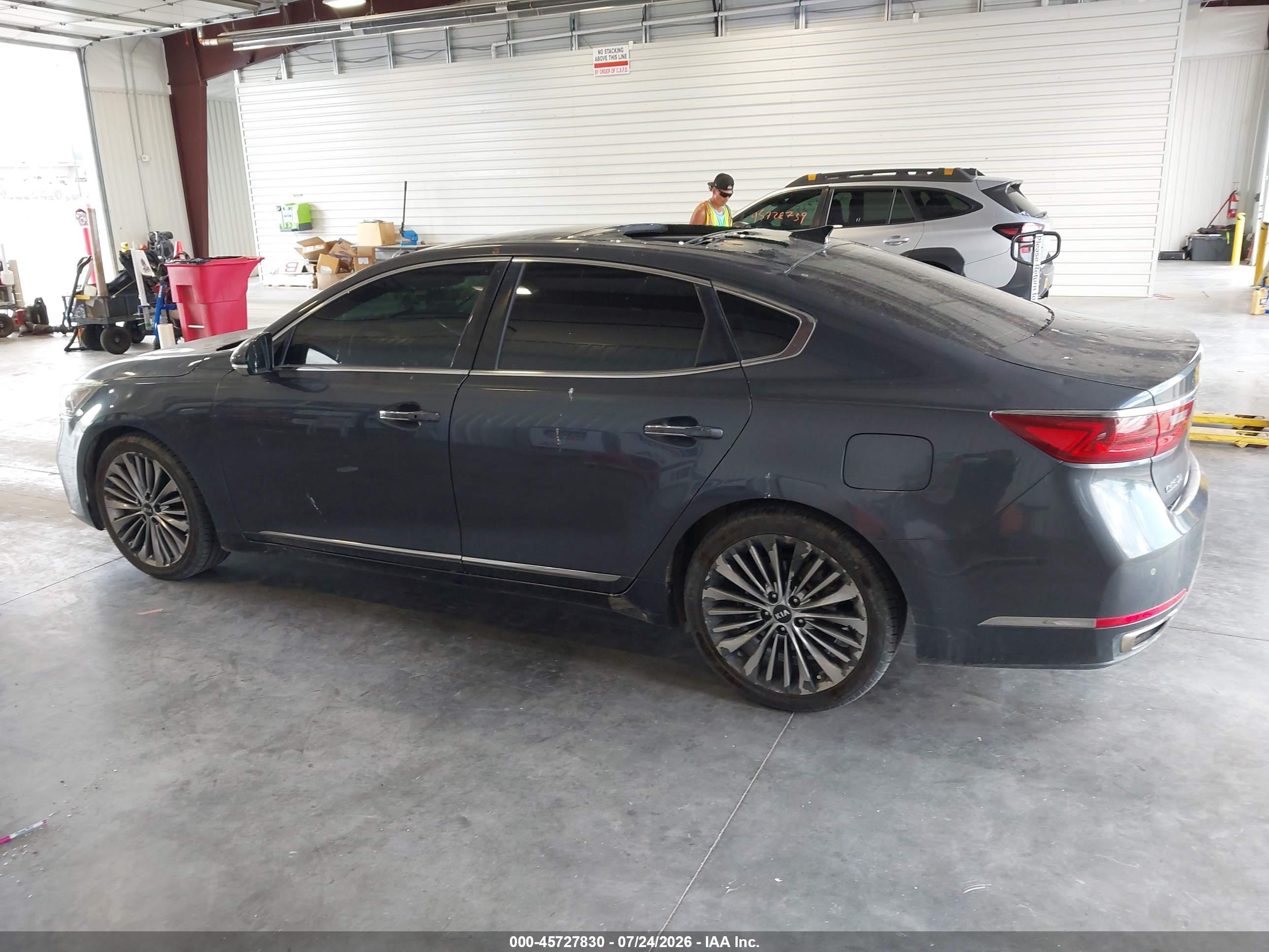 2017 KIA CADENZA LIMITED