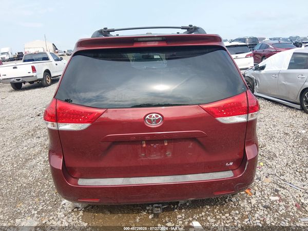 2014 TOYOTA SIENNA LE V6 8 PASSENGER